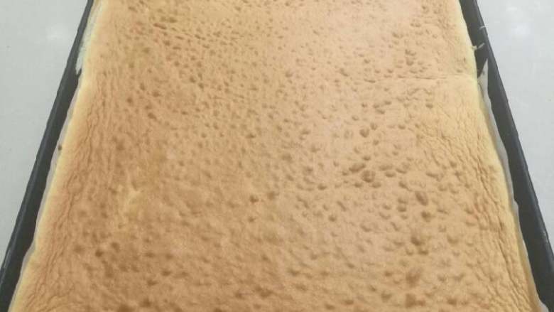 肉松芝士蛋糕,戚风蛋糕胚一盘