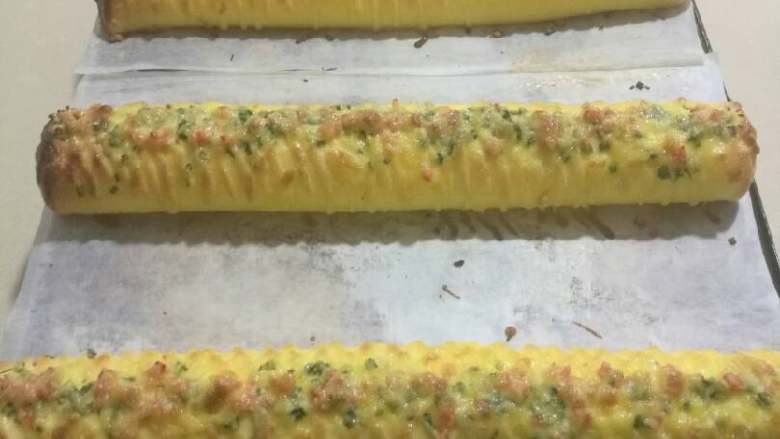 肉松芝士蛋糕,烘烤好的产品出炉