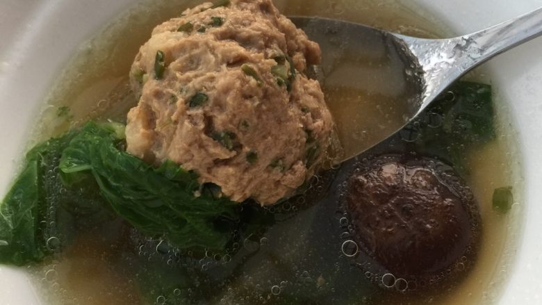 清汤汆狮子头