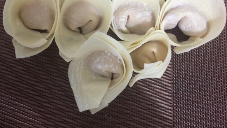 包馄饨(云吞),2