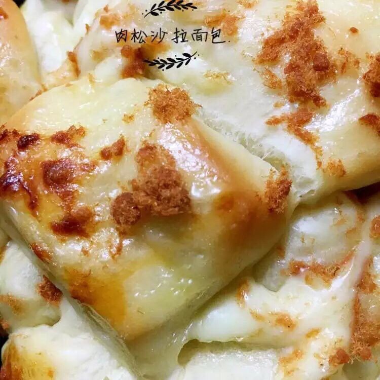 肉松沙拉面包,嗯嗯,完美!