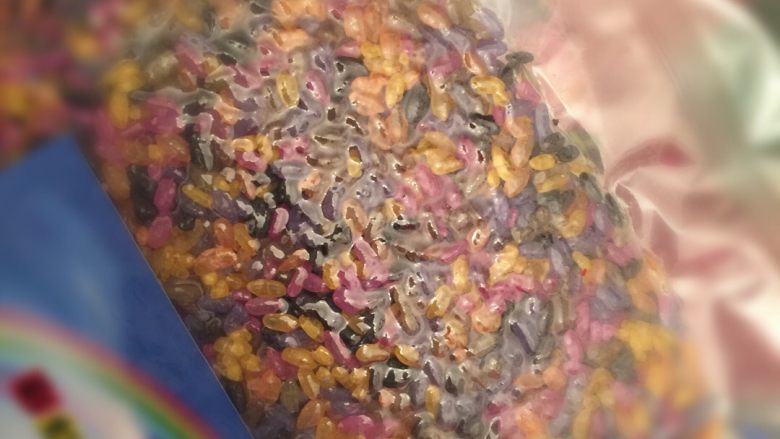 ⚜彩虹肉丸子🍡,取彩虹饭115g倒入干净碗里,用水泡30分钟,接下来准备馅料