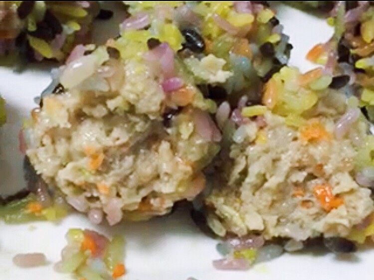 ⚜彩虹肉丸子🍡,特写一下彩虹肉丸子香味十足😋💕