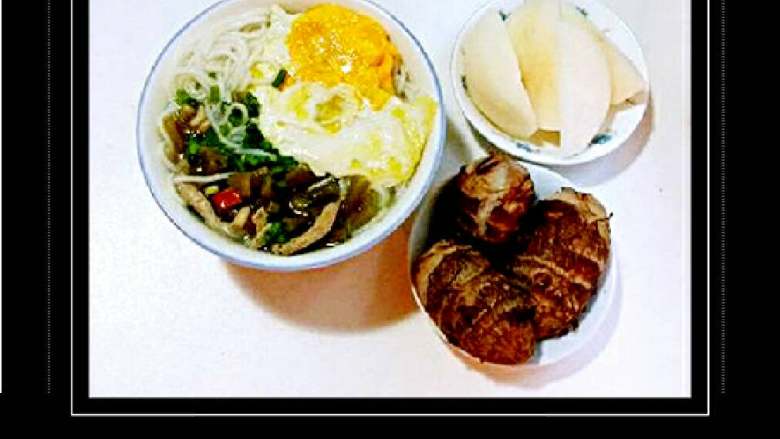 我家的家常早餐,28:汤粉干、黄冠梨、毛芋