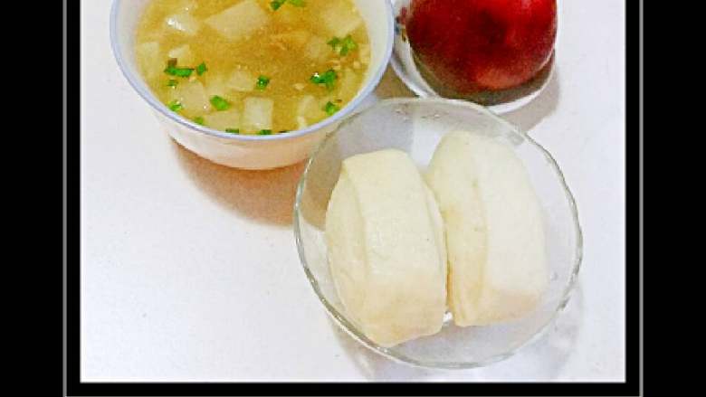 我家的家常早餐,31:馒头、萝卜排骨汤、蛇果