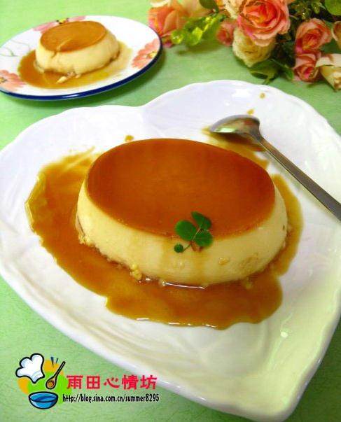 芝士布丁,烤好后趁热将布丁倒扣在盘子上即可食用。