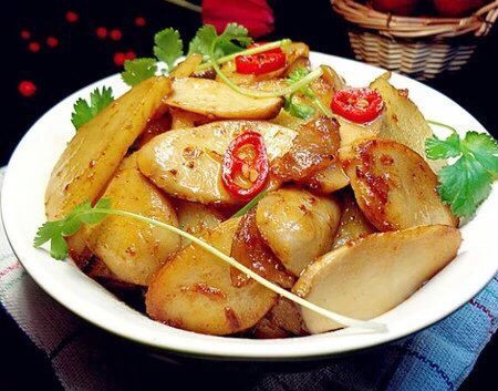 杏鲍菇焖土豆片