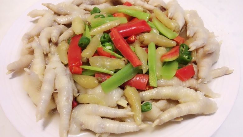 泡椒凤爪,摆盘开吃！