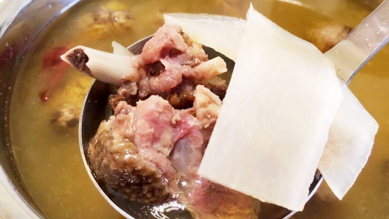 酸萝卜炖老鸭汤