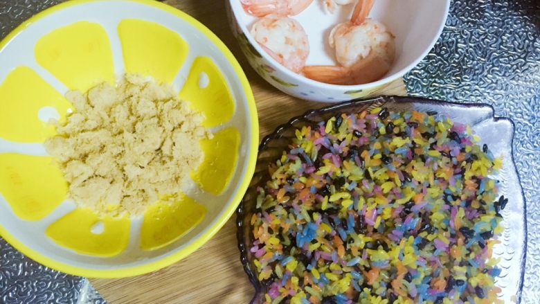  ٩´海鲜绣球✨,都弄好了我们就开始包吧😋💕