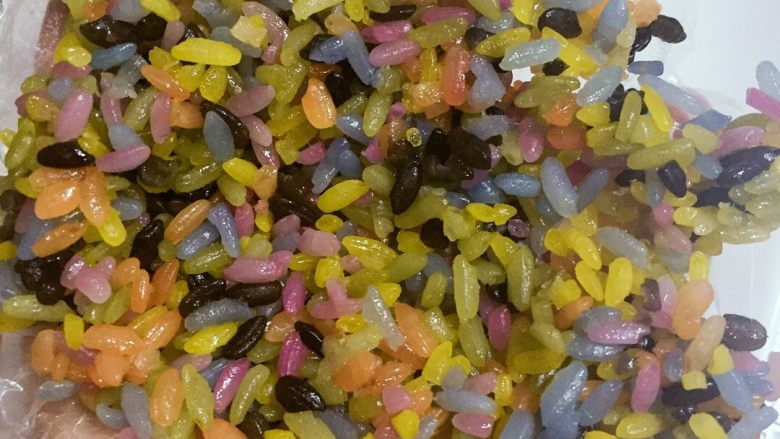  ٩´海鲜绣球✨,分成4分彩虹花米饭取一份铺平