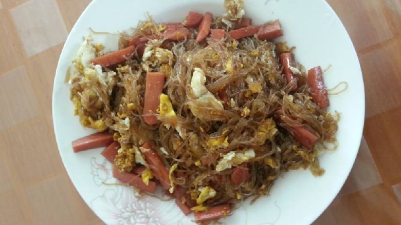 牛肉香肠炒粉