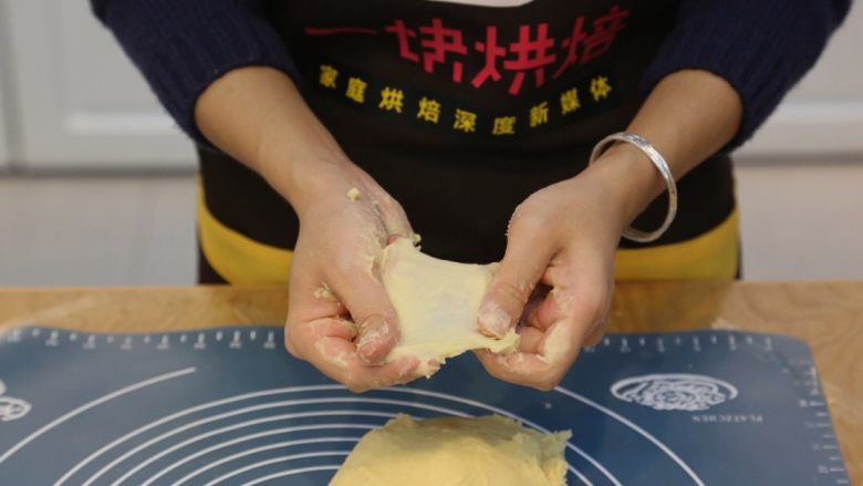入门面包——奶酪面包,4.揉至扩展阶段就可以进行发酵了