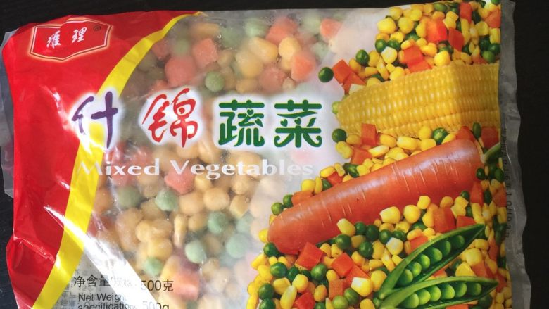 虾仁鸡蛋炒饭,上班族可以买超市冷柜里的这种蔬菜粒