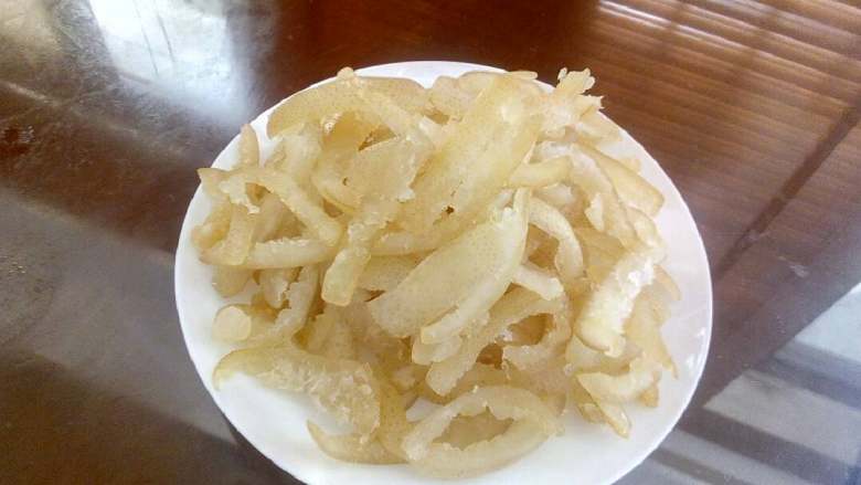 柚子皮糖,晾几个小时,不太粘手