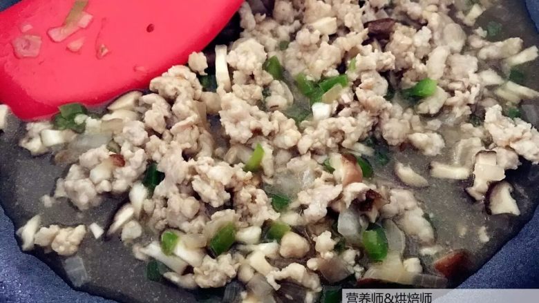 宝宝辅食:肉沫蒸豆腐-蛋白质、钙,统统在这里!18M+
,小火收汁2-3分钟直至如图状态。