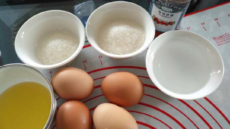 蛋糕卷,先把需要的材料备齐