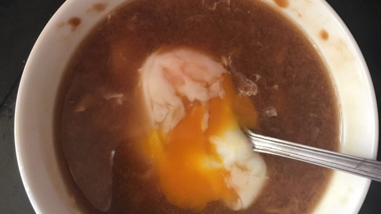 窩蛋燉阿膠