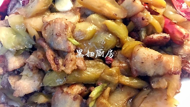 五花肉炒酸菜,成品👌