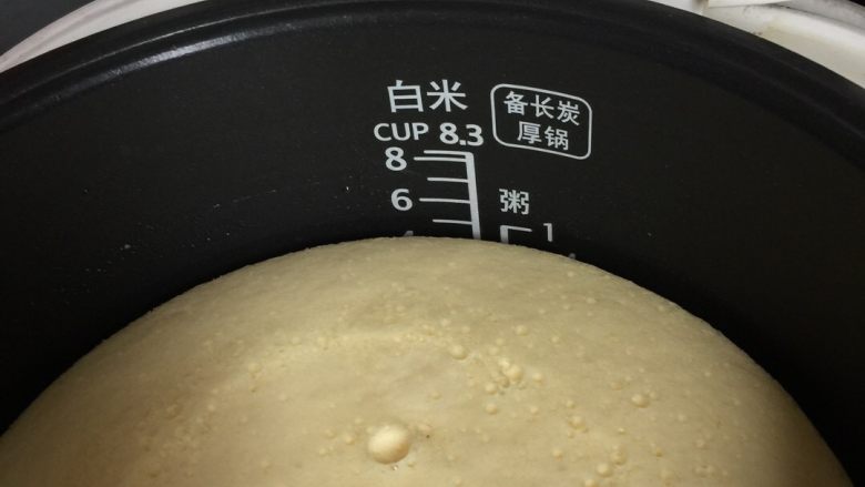 预拌粉蒸蛋糕,标准煮饭模式便可。