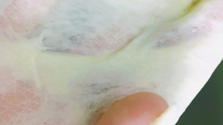 只是突然很想吃奶酪包,直到扯出一小块面团,可以拉出非常薄透的手膜即可哦!当然,手套膜更好些哦!