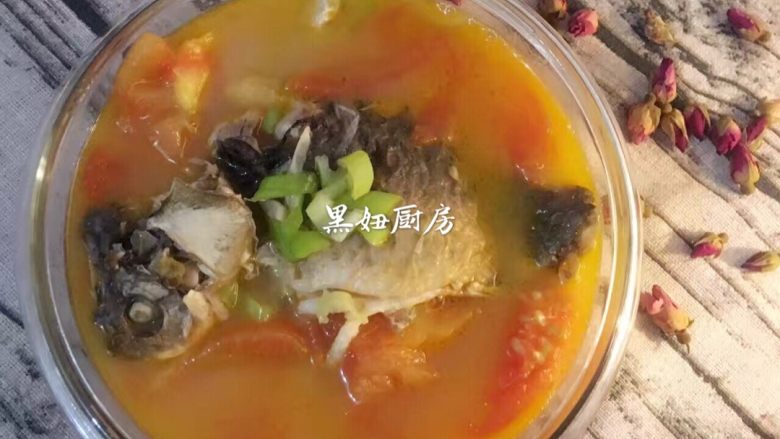番茄鲫鱼汤