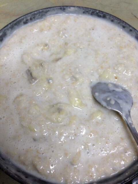 孤独的人总有时间研究美食,酸奶加香蕉，可以减肥哦