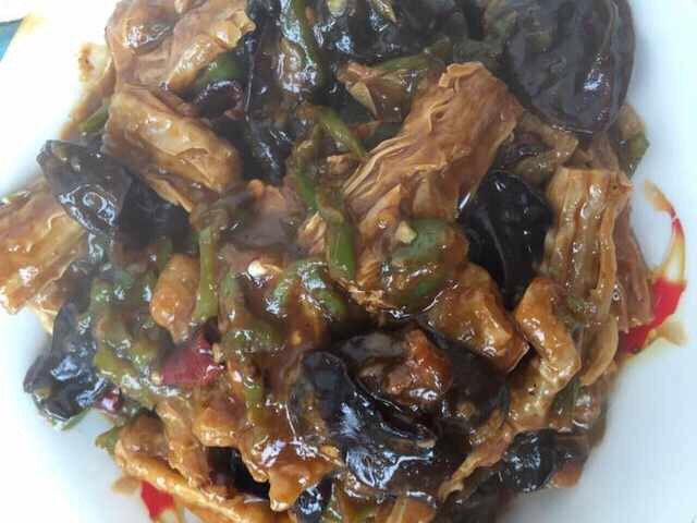 孤独的人总有时间研究美食,腐竹炒木耳