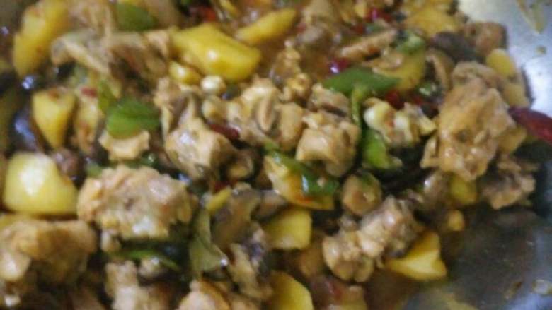 黄焖鸡米饭,土豆软了,翻炒收汁