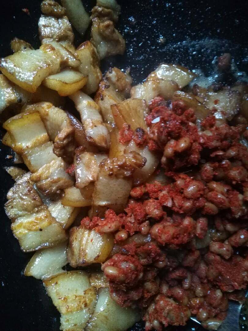 五花肉炒豆蚀