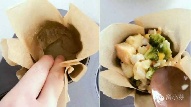 宝宝辅食:什锦咸味早餐面包玛芬,简单营养又美味!18M+,准备好玛芬模具,把油纸剪成正方形,放入玛芬模具中,用勺子舀入步骤8中的混合物!
》有比较硬的玛芬纸杯也是可以的哈……