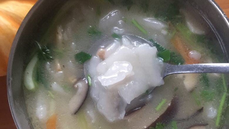 现煮锅边