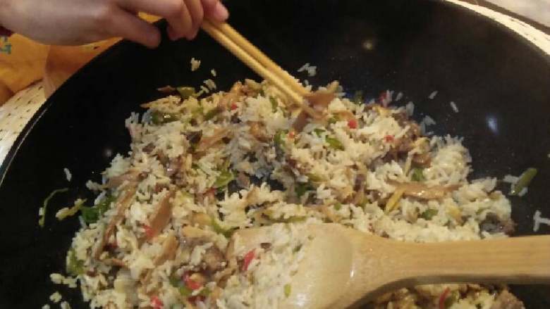 牛舌笋干炒饭,混着炒热