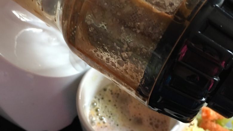 蔬果糊-70,神石榴、檸檬、部分甘筍、萵筍榨汁