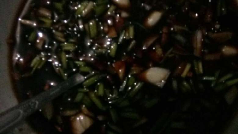 清真螃蟹,酱油，醋，蒜，<a style='color:red;display:inline-block;' href='/shicai/ 3250'>葱</a>，调好，根据个人口味