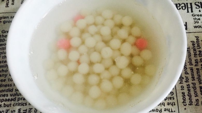 多芒小丸子#有个故事#,装在提前备好的凉白开水里,这样口感更Q,也防止小汤圆粘连