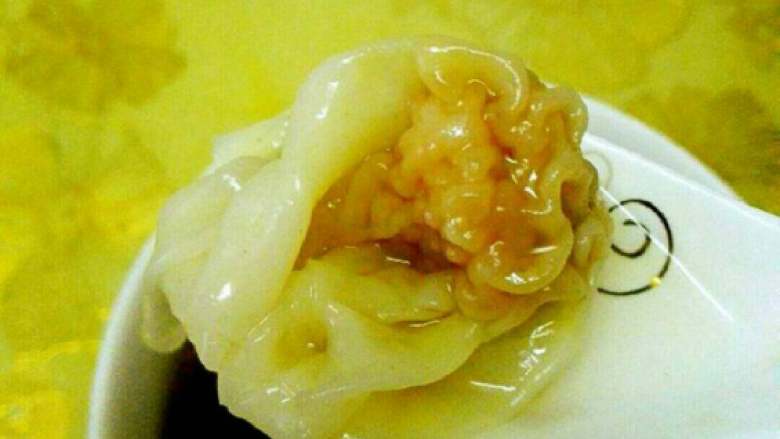 小馄饨+#有个故事#,咬一口,好满足呀😁😁😁,友友们有木有被诱惑到呀,赶紧动手吧😍😍😍😍😍