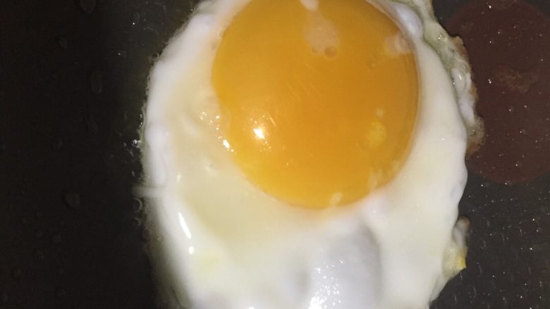 酸菜肉丝米线,配上一个简单🍳就绝了👍