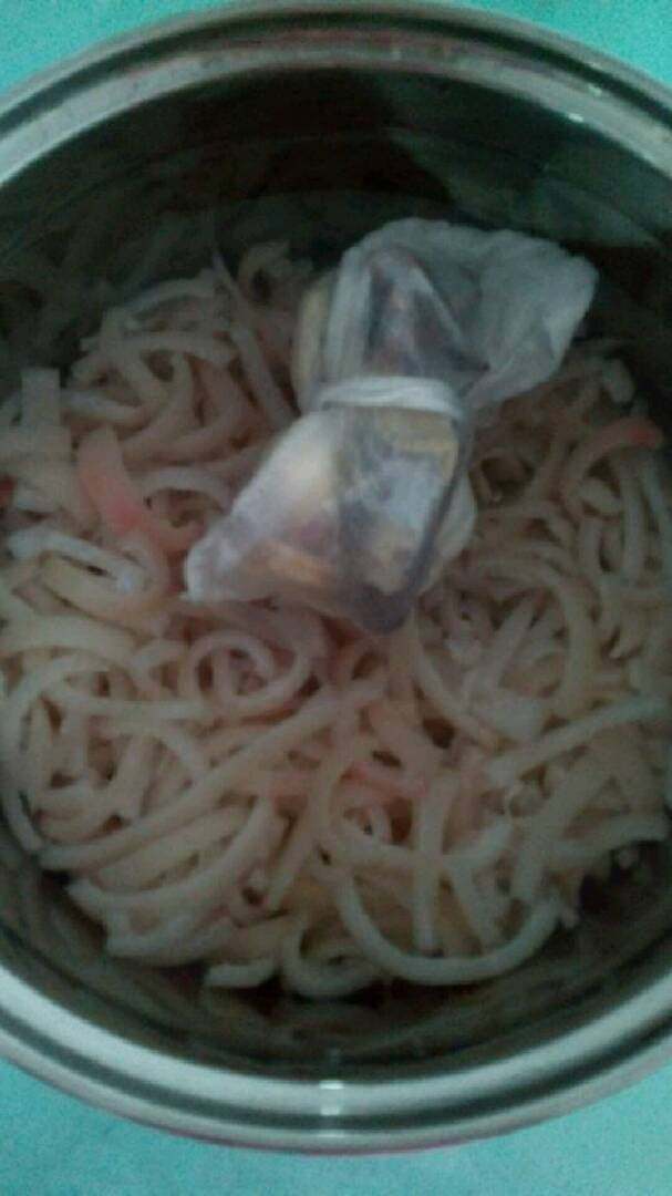 水晶蛋皮肉冻,煮差不多一个小时