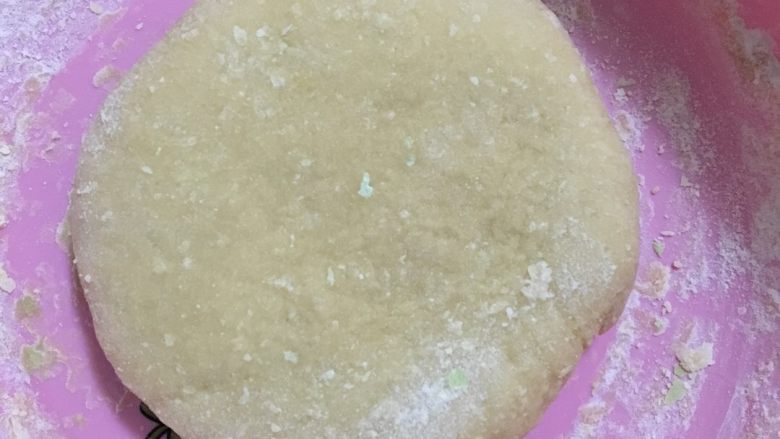 宝宝磨牙棒,这是和好的面团,比较硬,毕竟是做磨牙棒嘛软了也不行哈