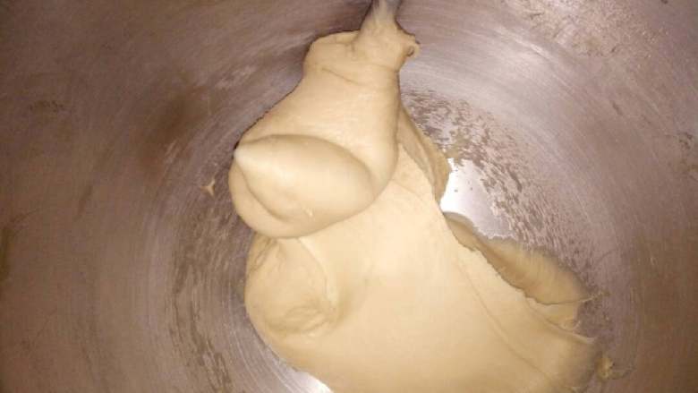 肉桂卷,揉好的面团很柔软,也不需要出膜。