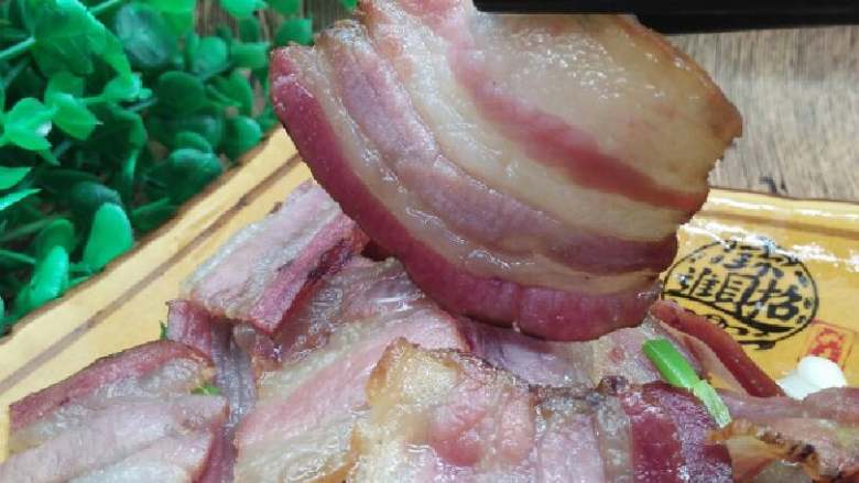 青椒炒豆干,选上等的五花肉