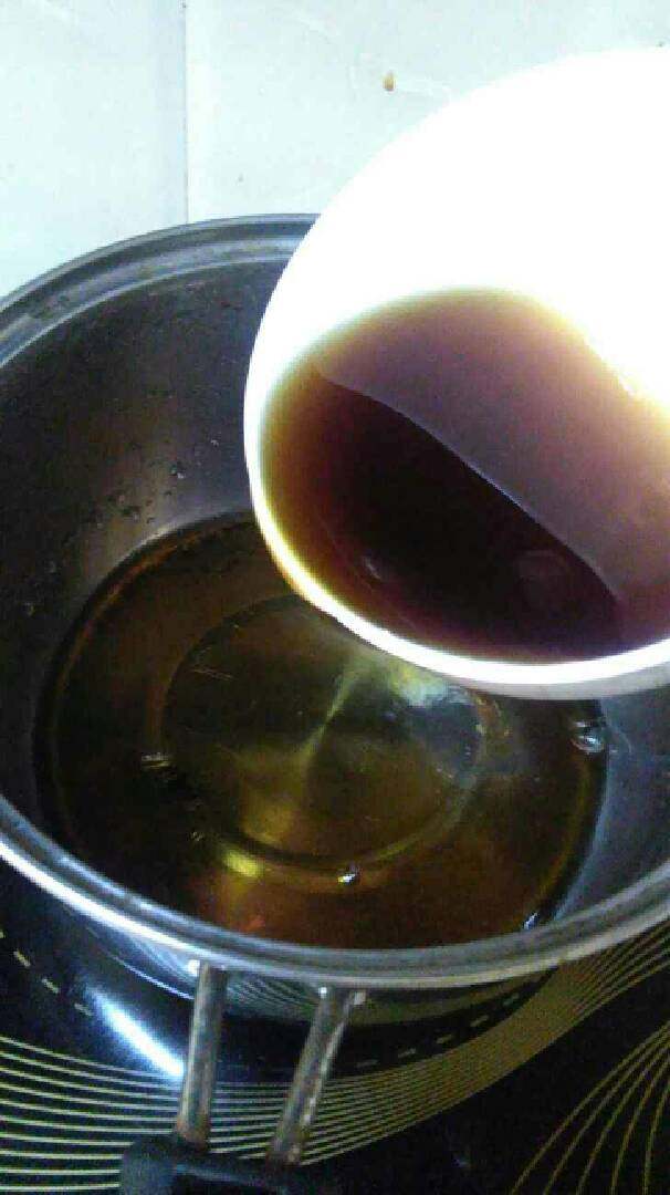 可乐姜茶,放<a style='color:red;display:inline-block;' href='/shicai/ 911'>可乐</a>，<a style='color:red;display:inline-block;' href='/shicai/ 37'>姜</a>弄成汁