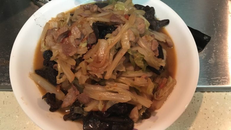 白菜木耳炒猪肉