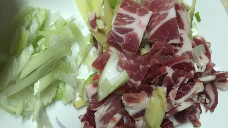 白菜木耳炒猪肉,肉