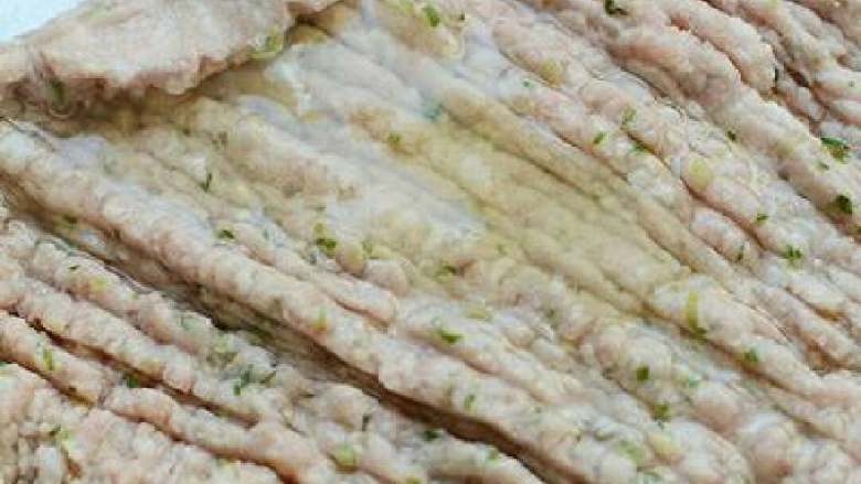 酸汤丸子,加<a style='color:red;display:inline-block;' href='/shicai/ 17'>蛋清</a>，继续不要停