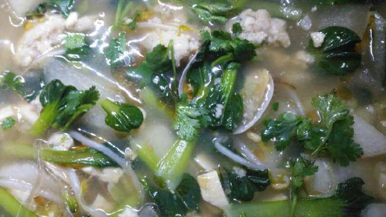 丸子海鲜蔬菜汤+#有个故事#