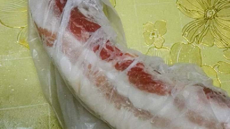 #年夜饭#橙香煎五花肉,<a style='color:red;display:inline-block;' href='/shicai/ 428'>五花肉</a>买回来可以先冷冻,然后再切薄片,这样好好切哦