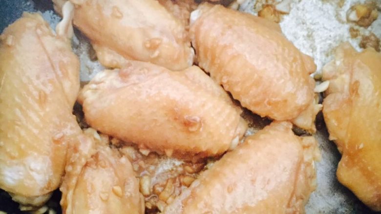 可乐鸡翅,多翻几次面，