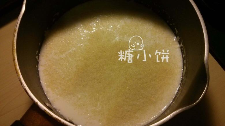 伯爵奶茶芝士蛋糕,第二部分:制作布丁层
全脂牛奶125G,<a style='color:red;display:inline-block;' href='/shicai/ 113782'>椰子粉</a>3G和吉利丁粉2.G混合搅匀后中火加热,边加热边搅拌(不用煮沸),至吉利丁全部融化再加入白砂糖搅拌至完全溶解后离火。